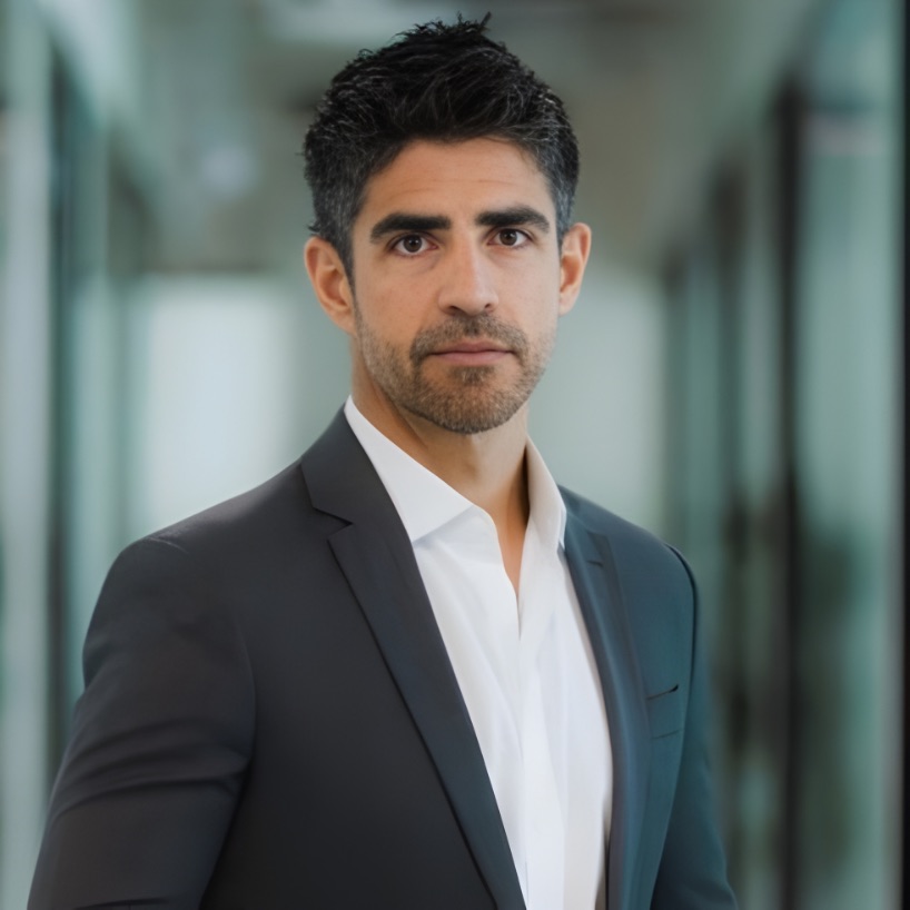 Daniel Dall'Oca — Especialista em Imigração Americana
